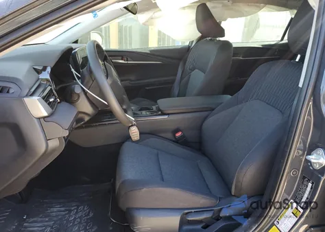 2025 Toyota Camry Xse z USA, uszkodzony, nr VIN 4T1DAACK7SU038060